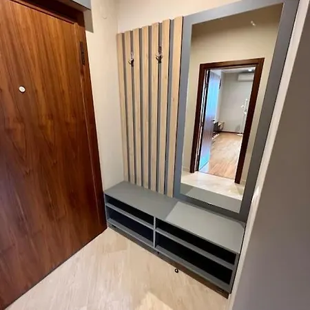 Apartment Location ! Location ! Location ! Garden View Oak